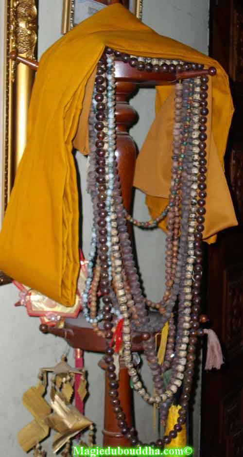 Chapelets bouddhistes de thailande.