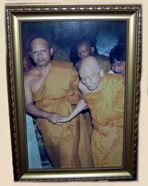 Luang phor lippan et luang phor koon.