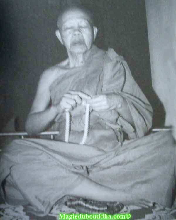 Phra Kru Arkhom.