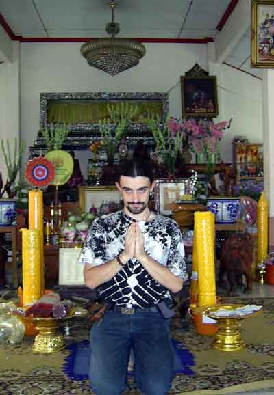 visite du temple de luang phor mee.