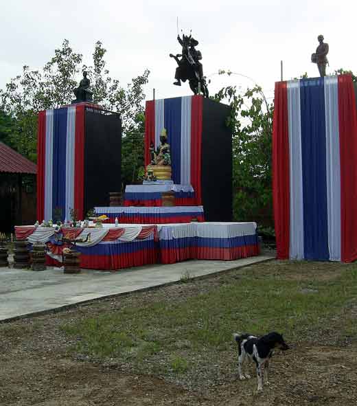 podium avec drapeaux thailande