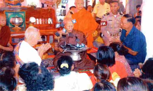 photographie rare de luang phor taweesak 