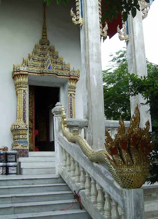 wat srinual luang phor taweesak