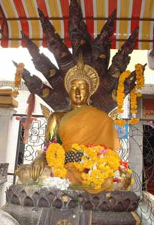 Bouddha phra naphok.