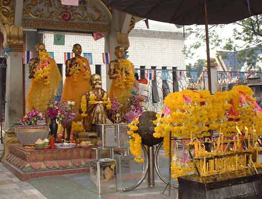 Statue de luang phor ophassi.