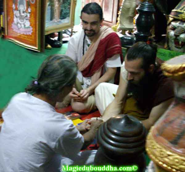 Lersi faisant de la divination.