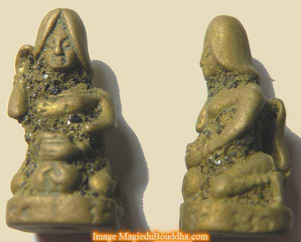 Amulette thai de la déesse de fortune mae nang kwak par luang phor suwang.